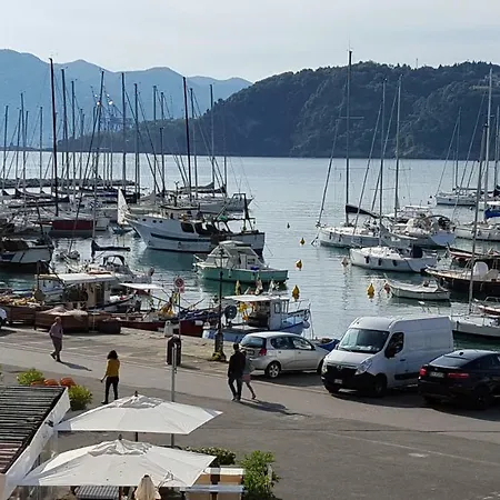 Fronte Mare Sul Molo Apartment Lerici